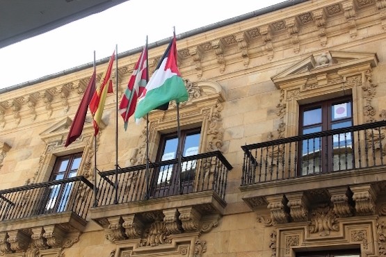 Bandera-saharaui-consistorio-Ermua Bandera saharaui en las instituciones el 27 de febrero